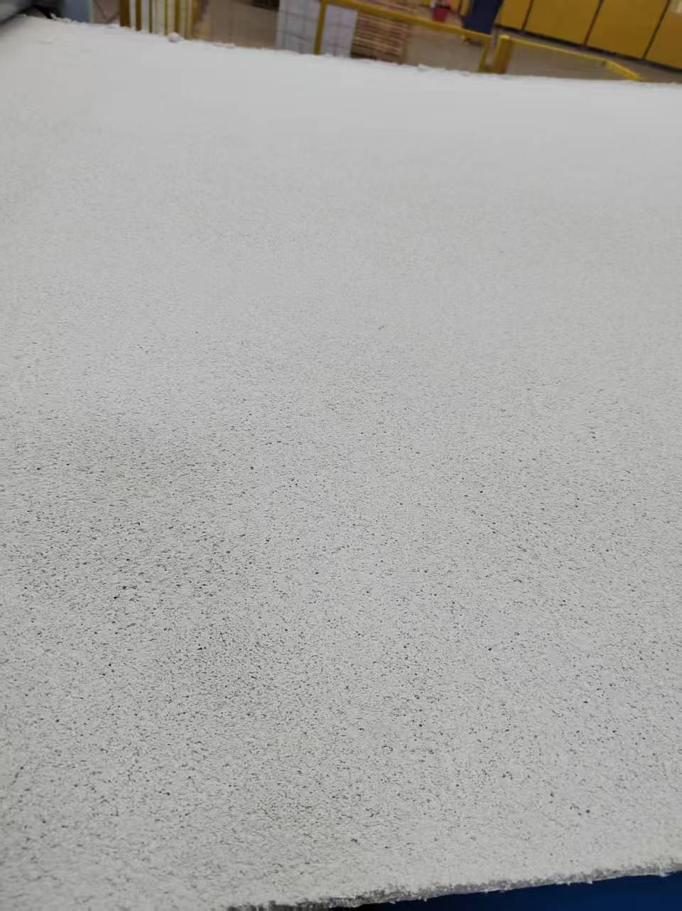 多腔孔陶瓷复合绝热材料